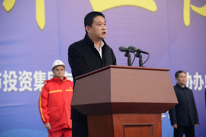 鹵陽湖管委會副主任雷強講話.JPG