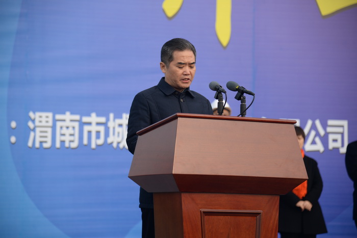 李董介紹項目情況.JPG